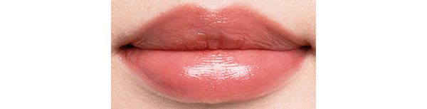 黄みニュアンスを添えるアプリコットベージュ