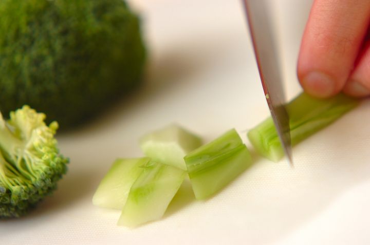 ブロッコリーの卵ソースの下準備1