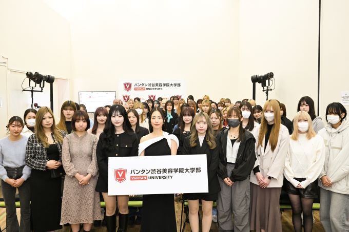 MEGUMIさんが名誉学院長に就任