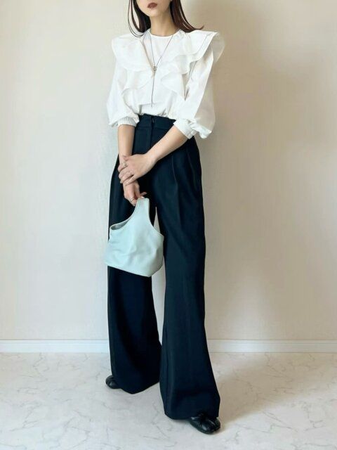 春のキレイめモノトーンコーデ