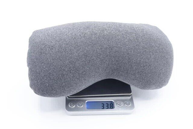 セリアのトラベルミニネックピローを計りにのせて計測