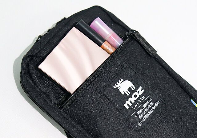 フロントポケット