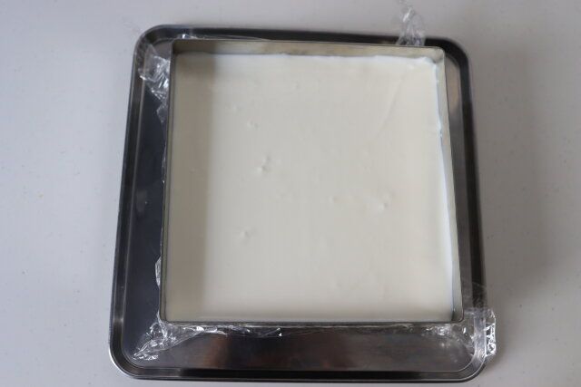 レモンヨーグルトムースケーキ レシピ ヨーグルトムース生地を型に入れ冷やし固める