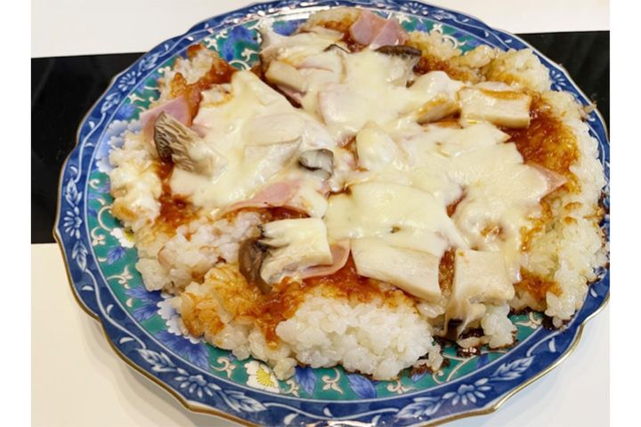 固めて簡単“ごはんピザ”