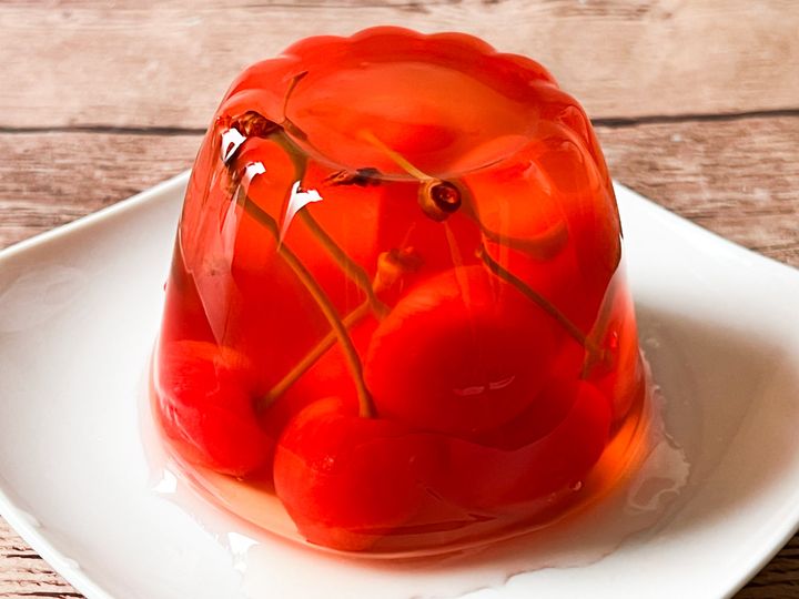 カップから取り出したゼリー