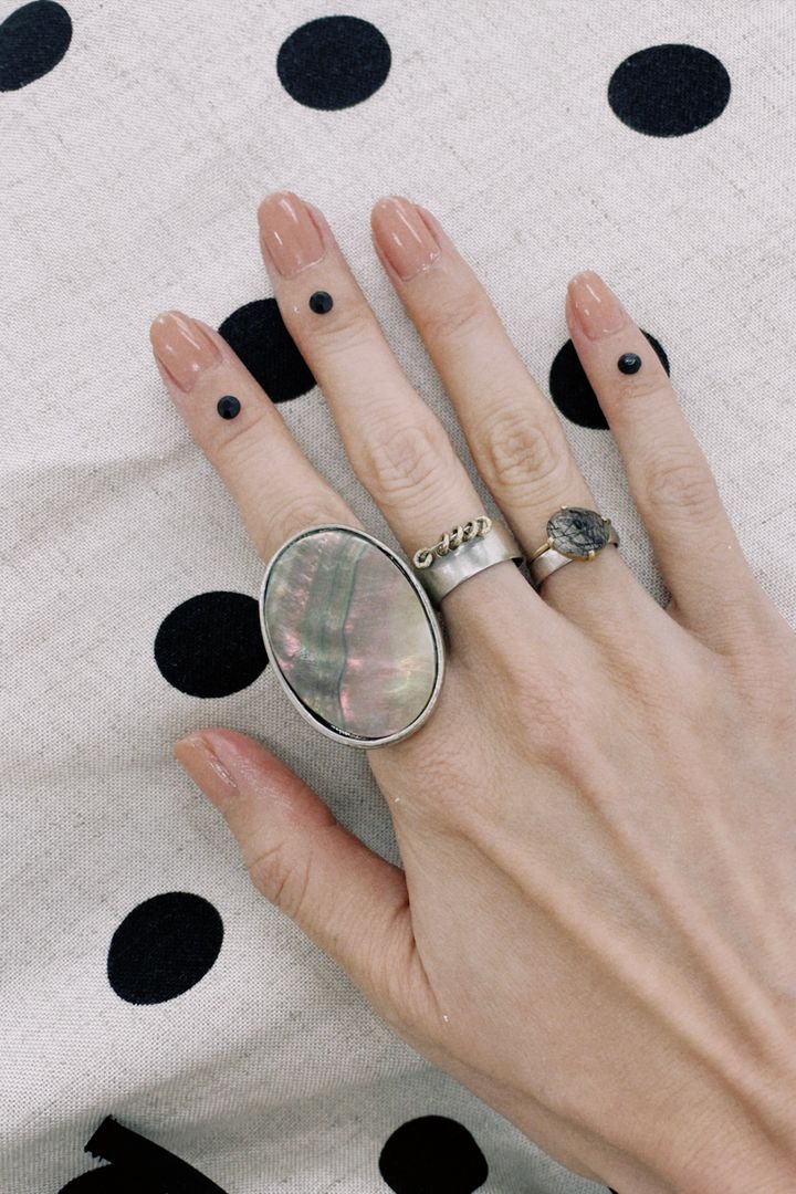 何だかんだ単色ネイルが１番可愛い！この夏トライしたいワンカラーネイル【ささやかですてきなもの 大谷有紀 vol.190】