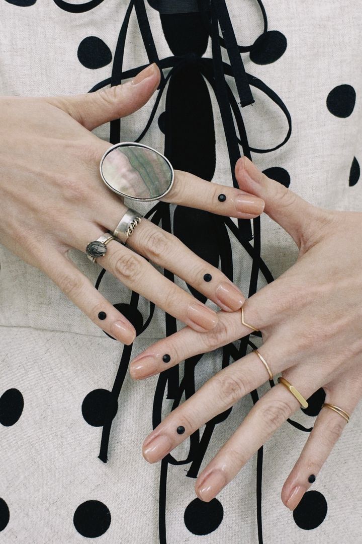 何だかんだ単色ネイルが１番可愛い！この夏トライしたいワンカラーネイル【ささやかですてきなもの 大谷有紀 vol.190】