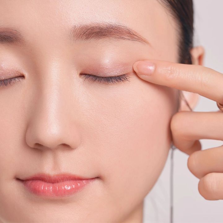 ジルスチュアート エターナル アイビジュー 人気色 おすすめ 使い方