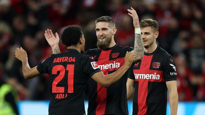 レヴァークーゼン、また奇跡のゴールで46試合無敗！シュトゥットガルト監督は激怒 「あの得点は認めてはならない」