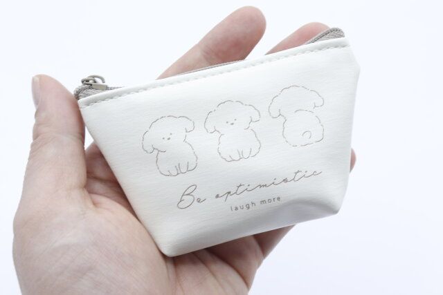 セリアの合皮 マチ付ポーチ ねこ＆プードル柄