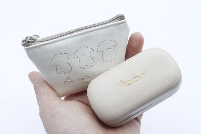 セリアの合皮 マチ付ポーチ ねこ＆プードル柄とアクセサリーケース シングル