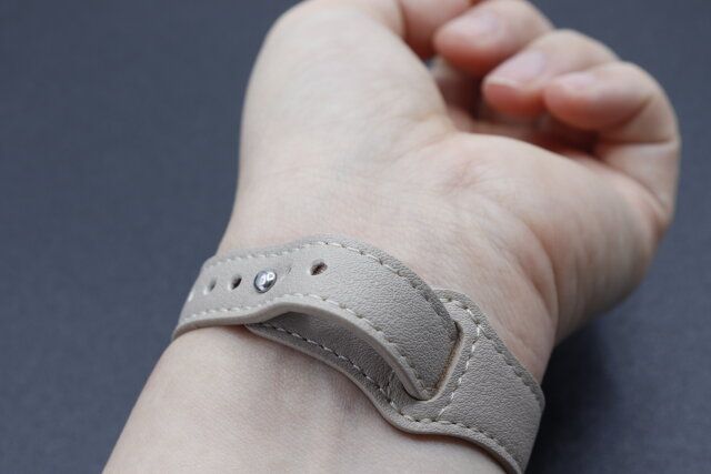 ダイソーのアップルウォッチバンド（PUスリム）を使ったアップルウォッチを腕に装着