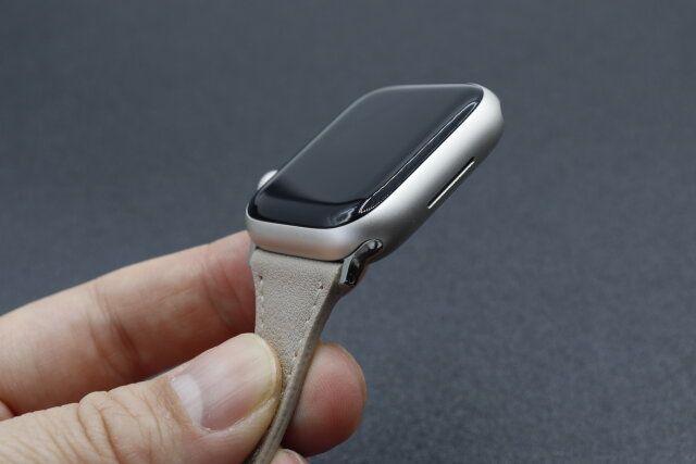 ダイソーのアップルウォッチバンド（PUスリム）をアップルウォッチに装着