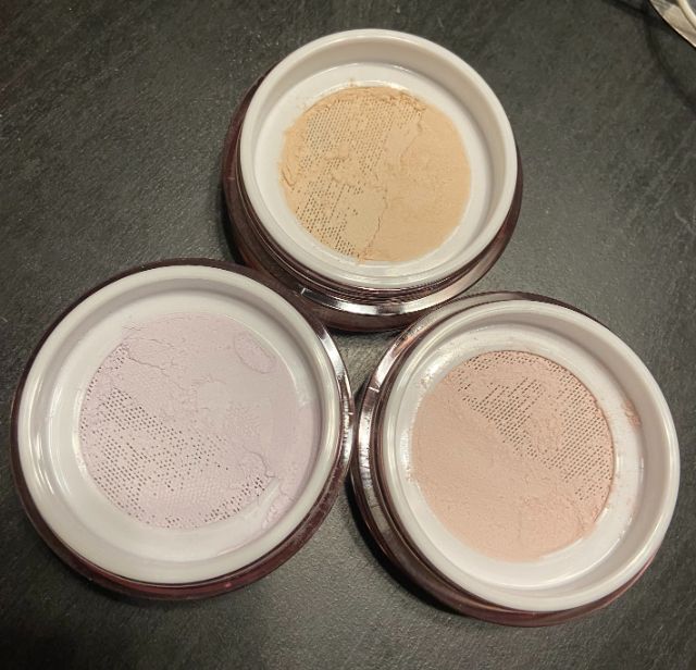 3色のフィクシングブラーパウダー