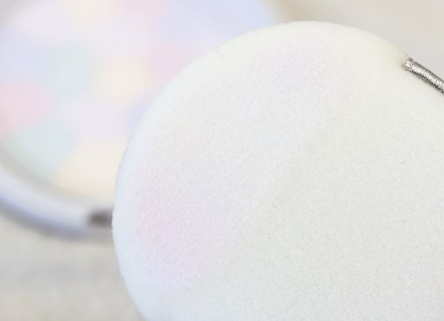 キャンメイク イルミネイティングフィニッシュパウダー ～Abloom～