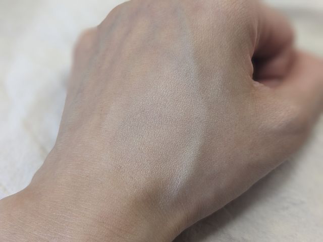 キャンメイク イルミネイティングフィニッシュパウダー ～Abloom～