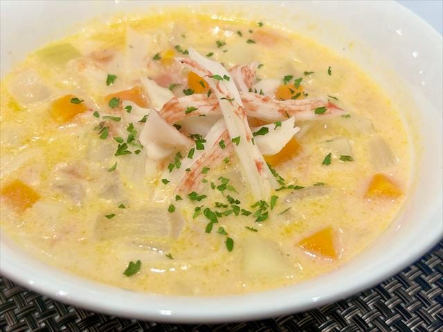 カニと野菜のトマトクリームスープ