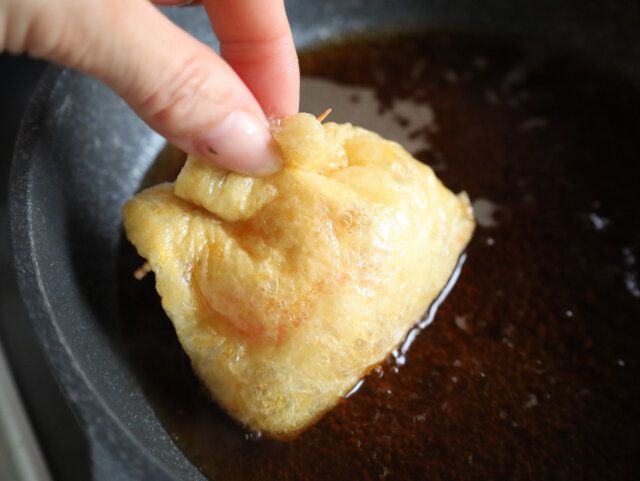 てりたま巾着 レシピ 煮汁に油揚げを入れて煮る