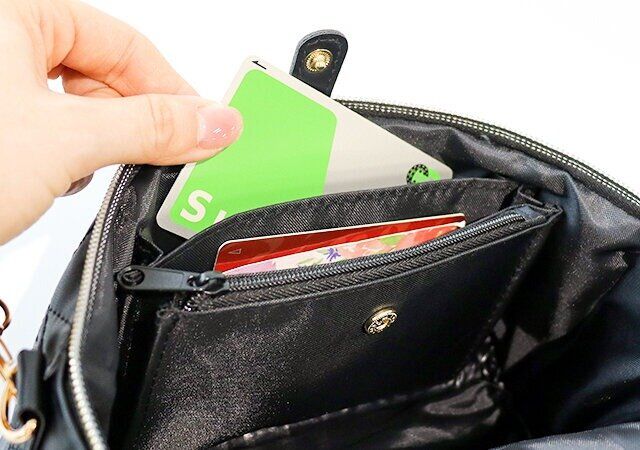 LUMIÈRE de GÉNIE スマホがサッと出し入れできる！ 5ポケット バニティショルダーバッグ BOOK じゃばらポケット