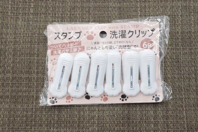 ダイソーのスタンプ洗濯クリップ 6P（肉球柄）のパッケージ