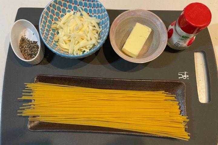 “シンプルイズベスト” うま味パスタ「カチョエペペ」材料
