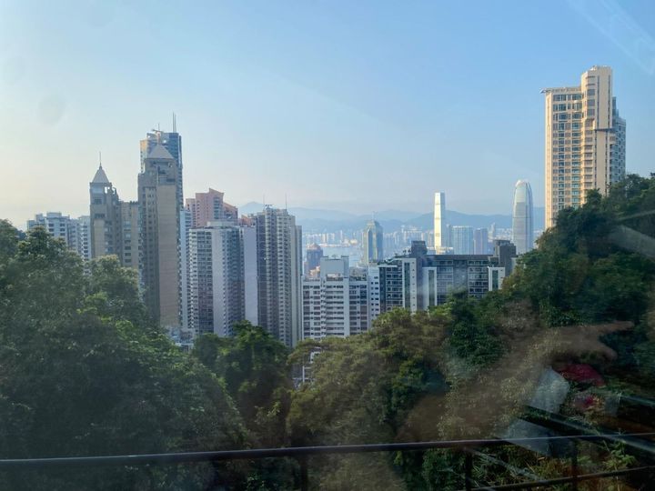 トラム乗車中の車窓から