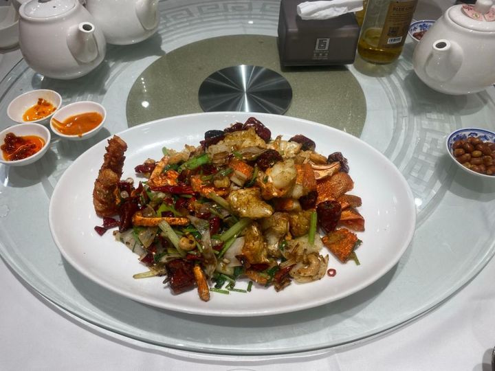 「辣子龍蝦丁」時価