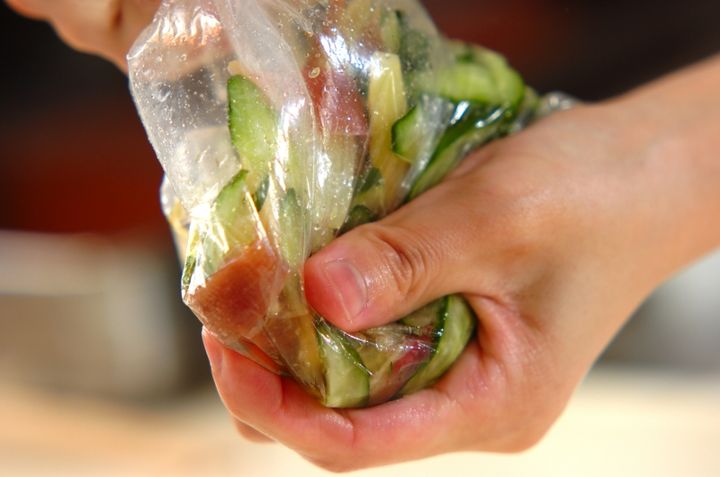 キュウリとミョウガの甘酢漬けの作り方1