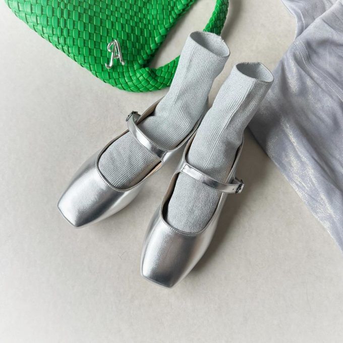 GUの「ワンストラップシューズ」