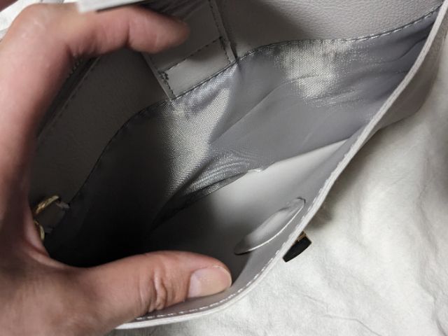 表面ポケットの内側