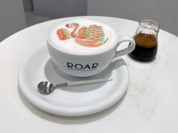 「レインボーラテ」620円