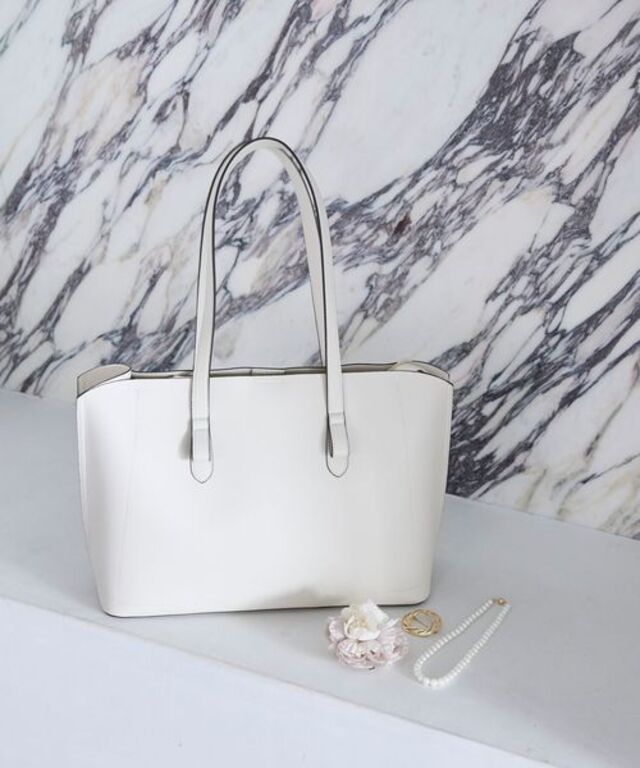 画像1: 出典：.st