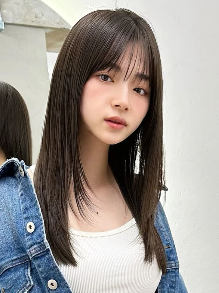 ミディアム ヘア 髪型 ヘアスタイル 前髪あり 暗髪