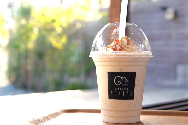 キュートなリスくんのクッキーがちょこんとのるパフェに心弾むカフェ♪「鎌倉紅谷 小町横路店」