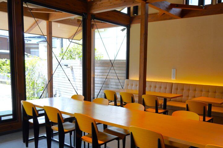 キュートなリスくんのクッキーがちょこんとのるパフェに心弾むカフェ♪「鎌倉紅谷 小町横路店」