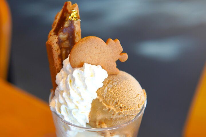 キュートなリスくんのクッキーがちょこんとのるパフェに心弾むカフェ♪「鎌倉紅谷 小町横路店」