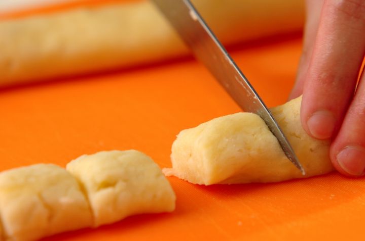 トマトクリームソースニョッキの作り方2