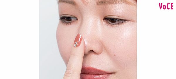 ハイライトは指を使って最小限の光をのせて