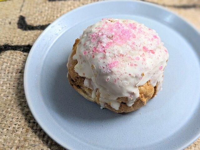 いちごみるくシュー