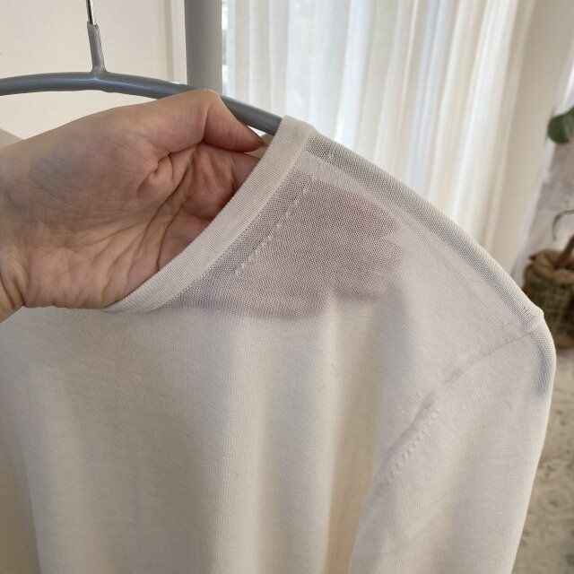 Crew Neck Fine ニットの透け感