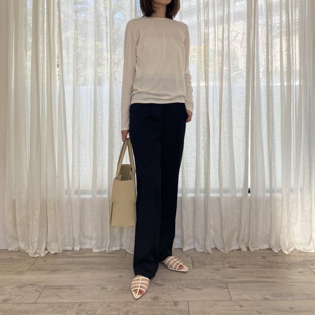Plageシアーニットと黒ワイドパンツコーデ