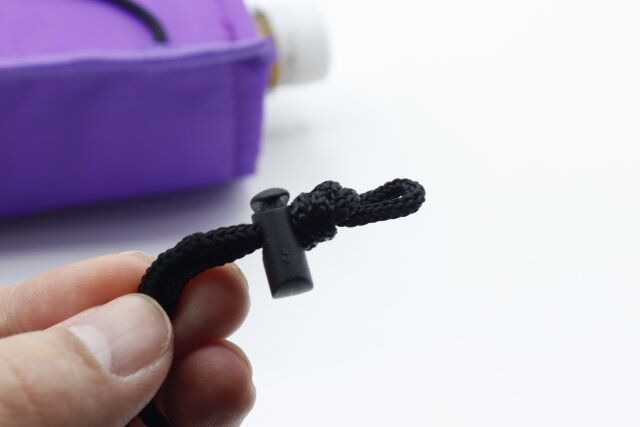 セリアのペットボトルホルダーサコッシュ