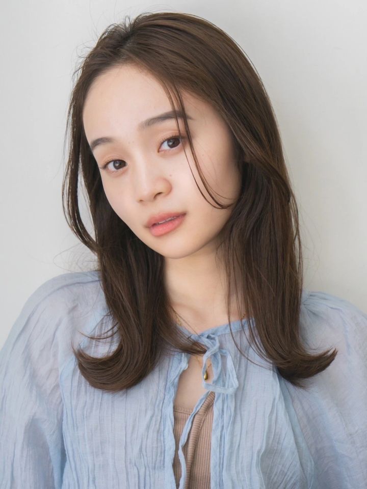 ミディアム ヘア 髪型 ヘアスタイル 前髪なし