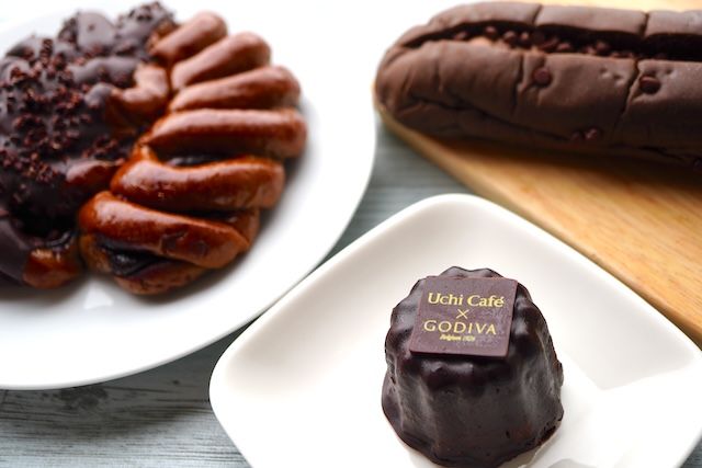 「Uchi Café×GODIVA ショコラカヌレ」「GODIVA ショコラクリームパン」「GODIVA ショコラちぎりロール」