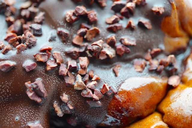 「GODIVA ショコラクリームパン」カカオニブ