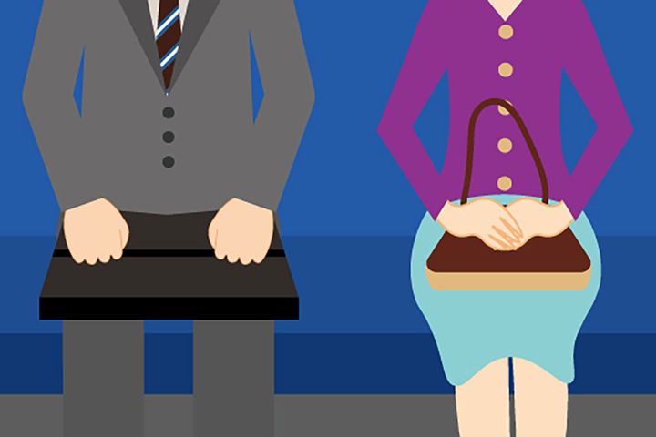 電車の車内のイメージ