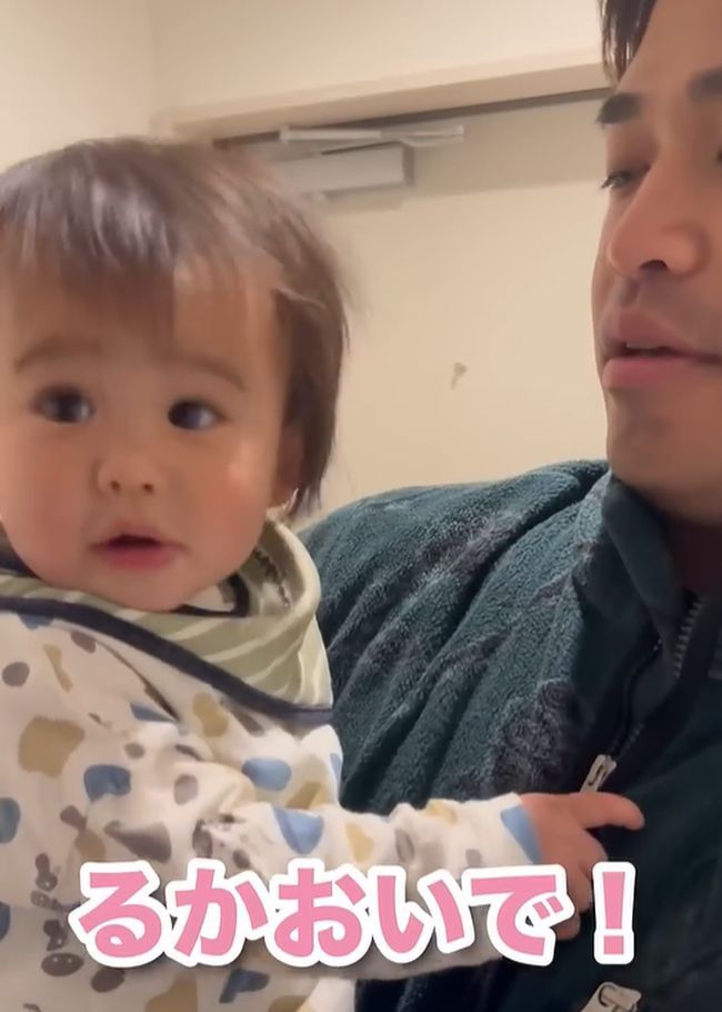 パパ大好きベビー。お見送りのときに見せる仕草が悶絶レベルにかわいすぎ！