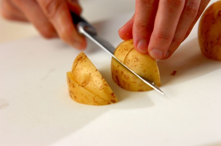 新ジャガとタケノコのソテーの下準備1