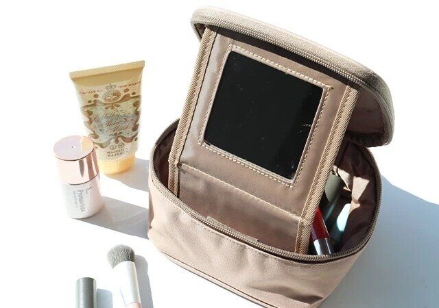 MOOMIN［ムーミン］リトルミイの刺しゅうがかわいい鏡付きドレッサーポーチ 実用例