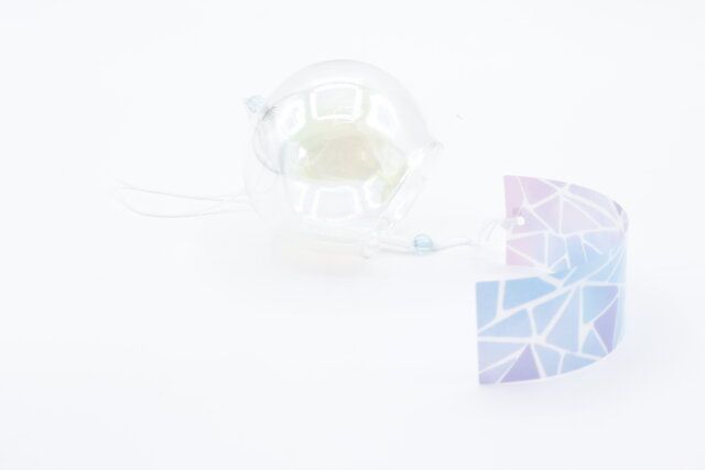 ダイソーのガラス風鈴（オーロラ、A）